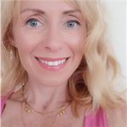 I give private lessons tailored to your needs and learning goals.